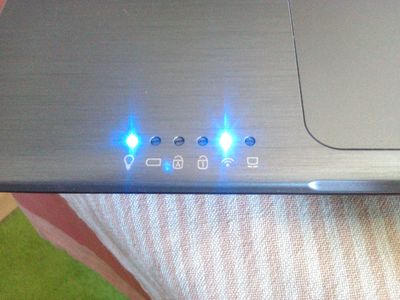 akoya P6640, LED blinken alle 5 sec.