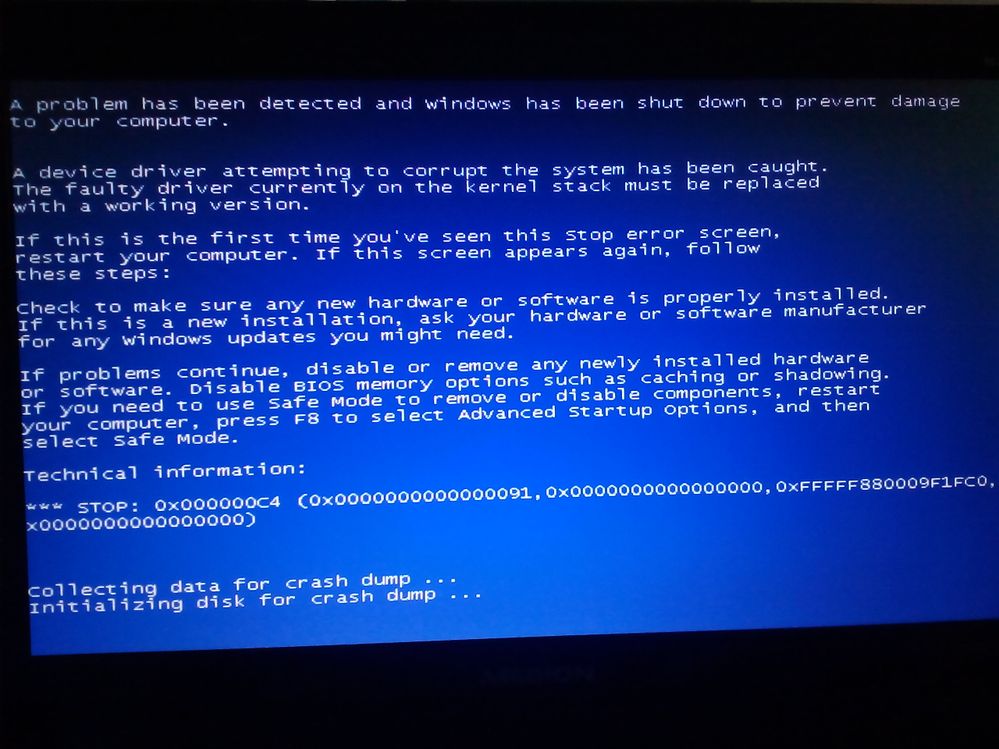 Notebook Medion Akoya E6217 - Blue Screen unter Windows.jpg