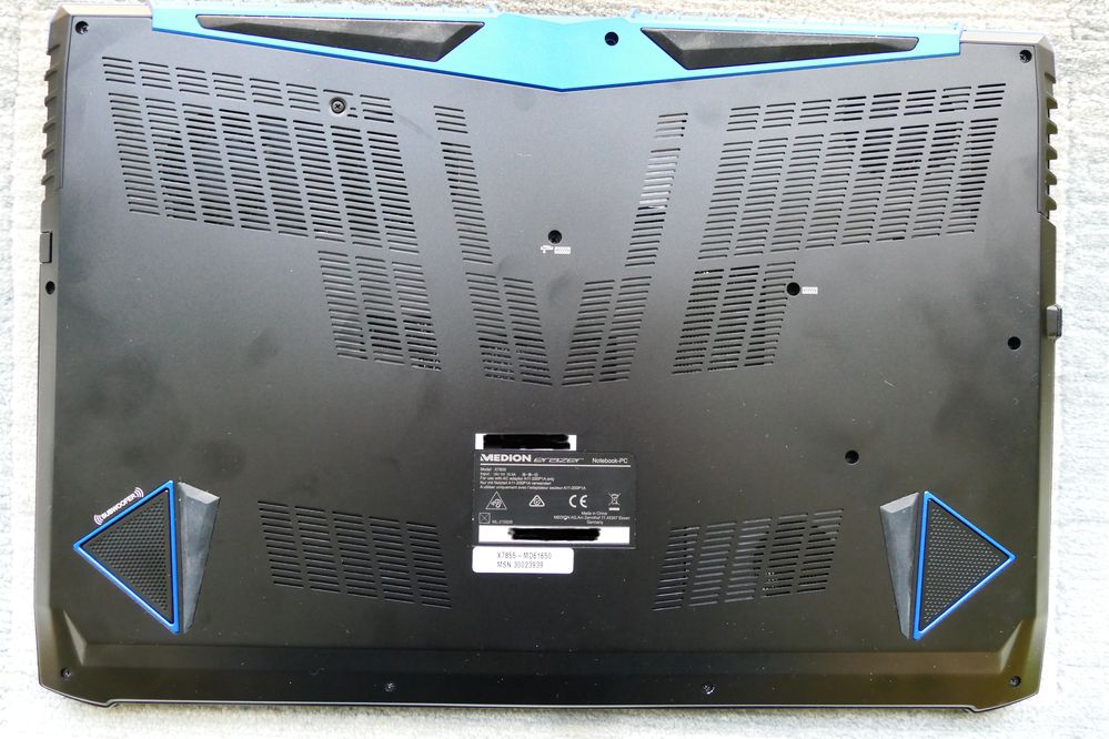 Die gesamte Unterseite des Medion X7855