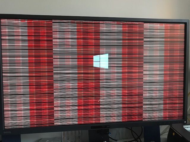 Corrupt screen on loading Windows